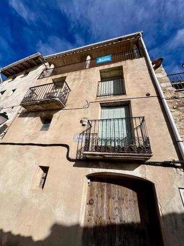 Edificio en Venta en La Pobla de Benifassà