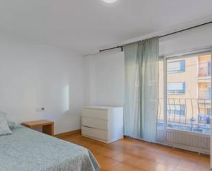 Bedroom of Apartment to share in  Valencia Capital  with Balcony