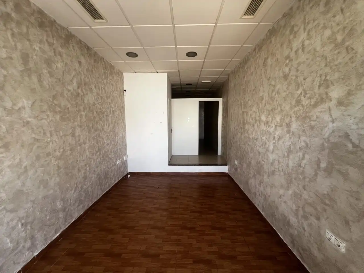Local en venta en El Ejido con Aire acondicionado