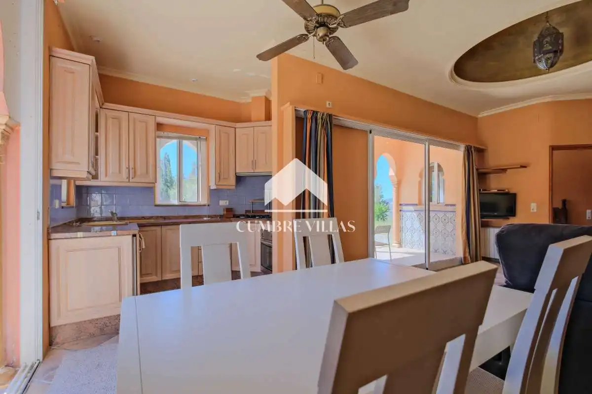 Comedor de Finca rústica en venta en Almuñécar con Jardín privado, Terraza y Trastero