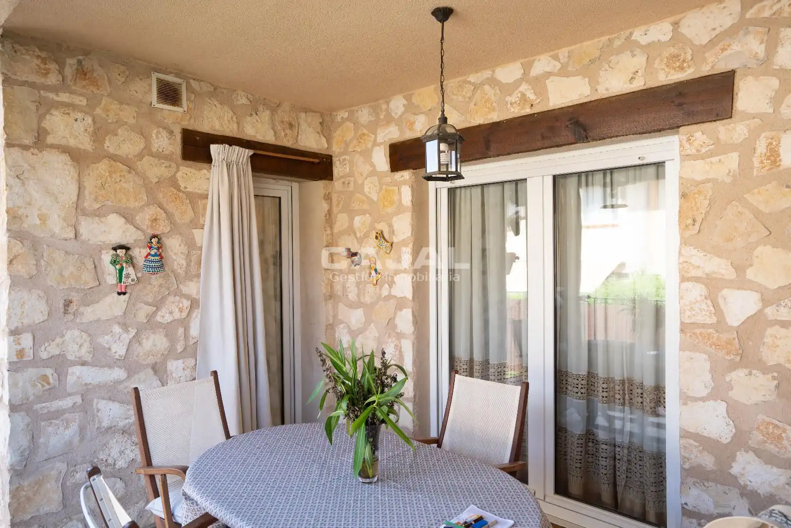 Terraza de Casa adosada en venta en Riaza con Calefacción y Jardín privado