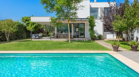 Impresionante villa moderna con 4 dormitorios, piscina y jardín  Propiedad en venta en Pollensa, norte Mallorca