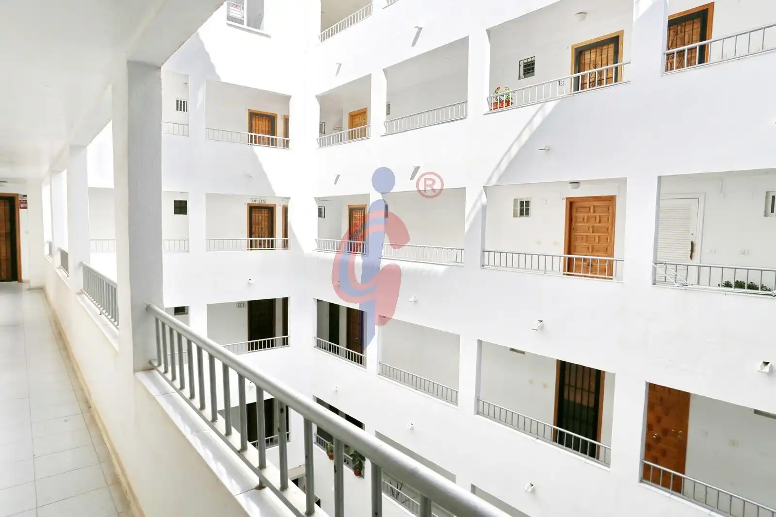 Terraza de Estudio en venta en Torrevieja con Terraza y Piscina comunitaria