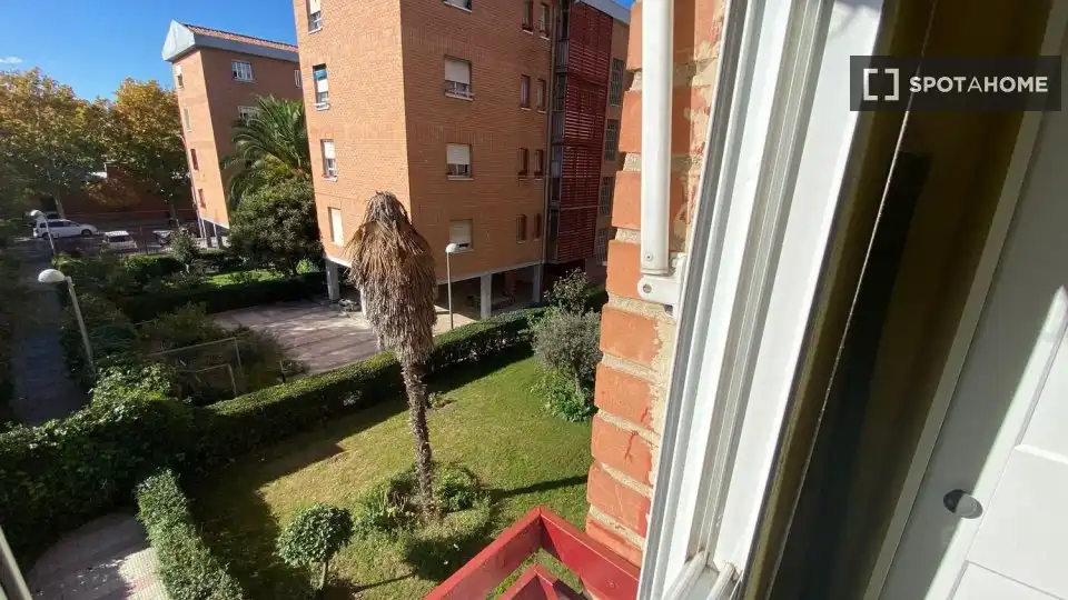 Terrassa de Pis de lloguer en Madrid amb Aire condicionat, Calefacció i Moblat