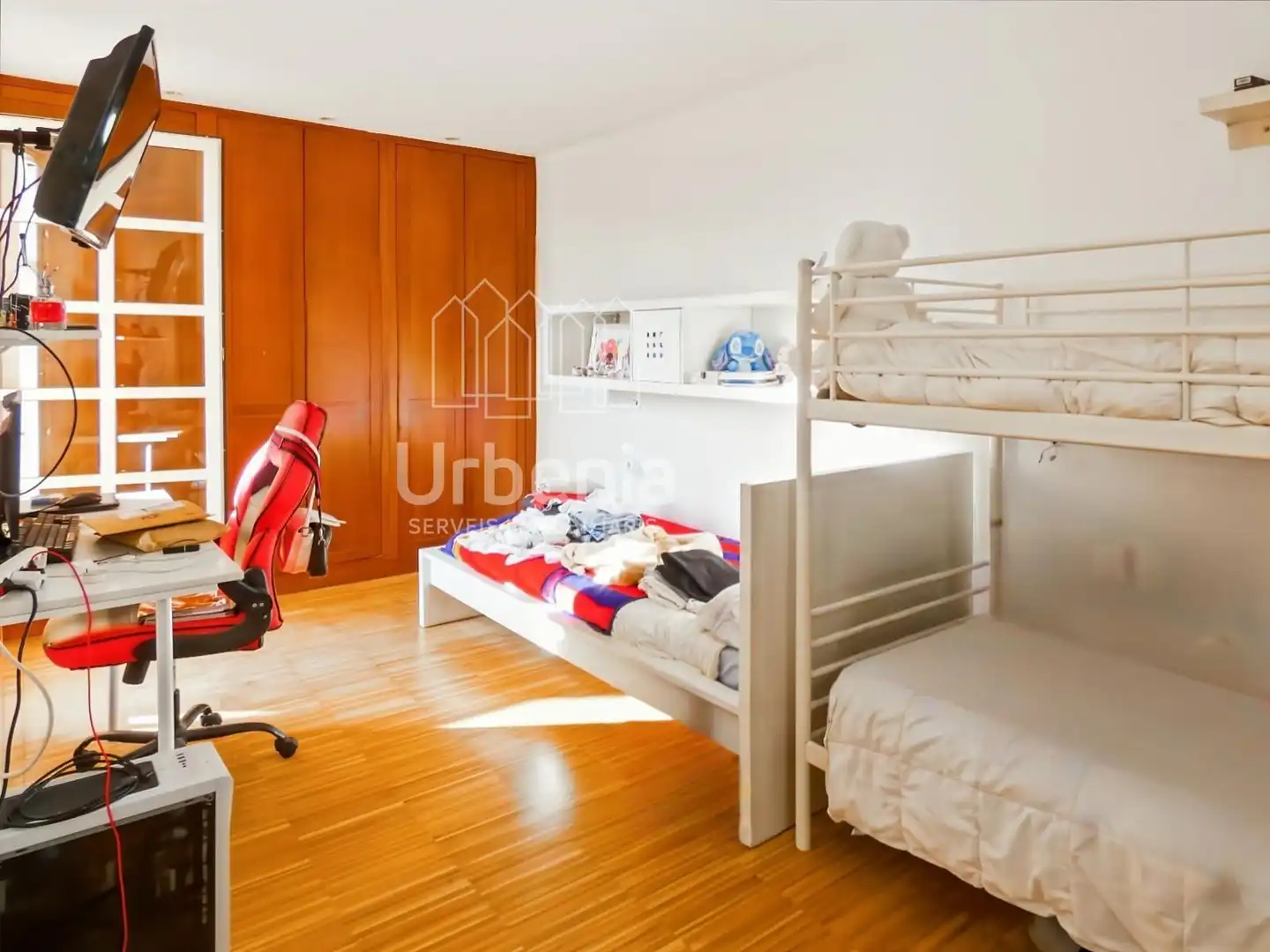 Dormitori de Casa o xalet en venda en Mataró amb Aire condicionat, Calefacció i Terrassa