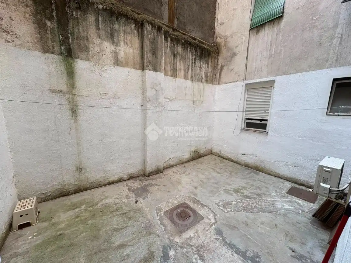 Flat for sale in Madrid  with Air Conditioner and Furnished