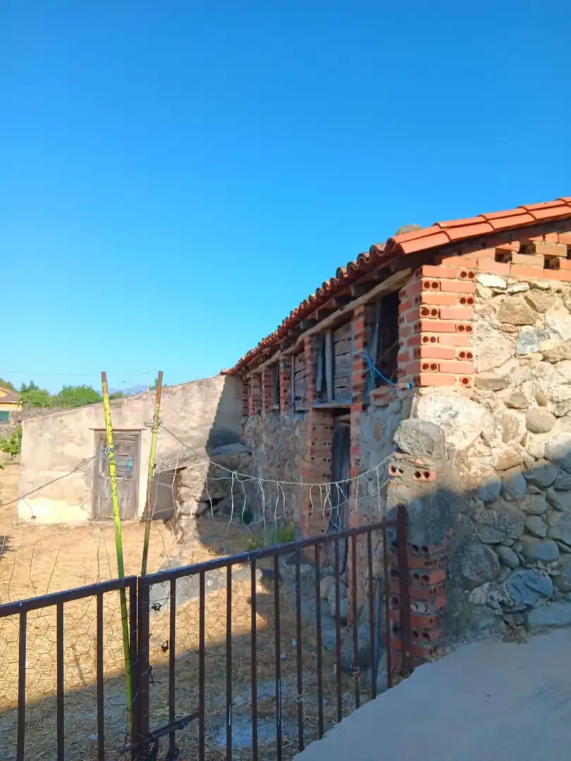 Exterior view of Residential for sale in Candeleda