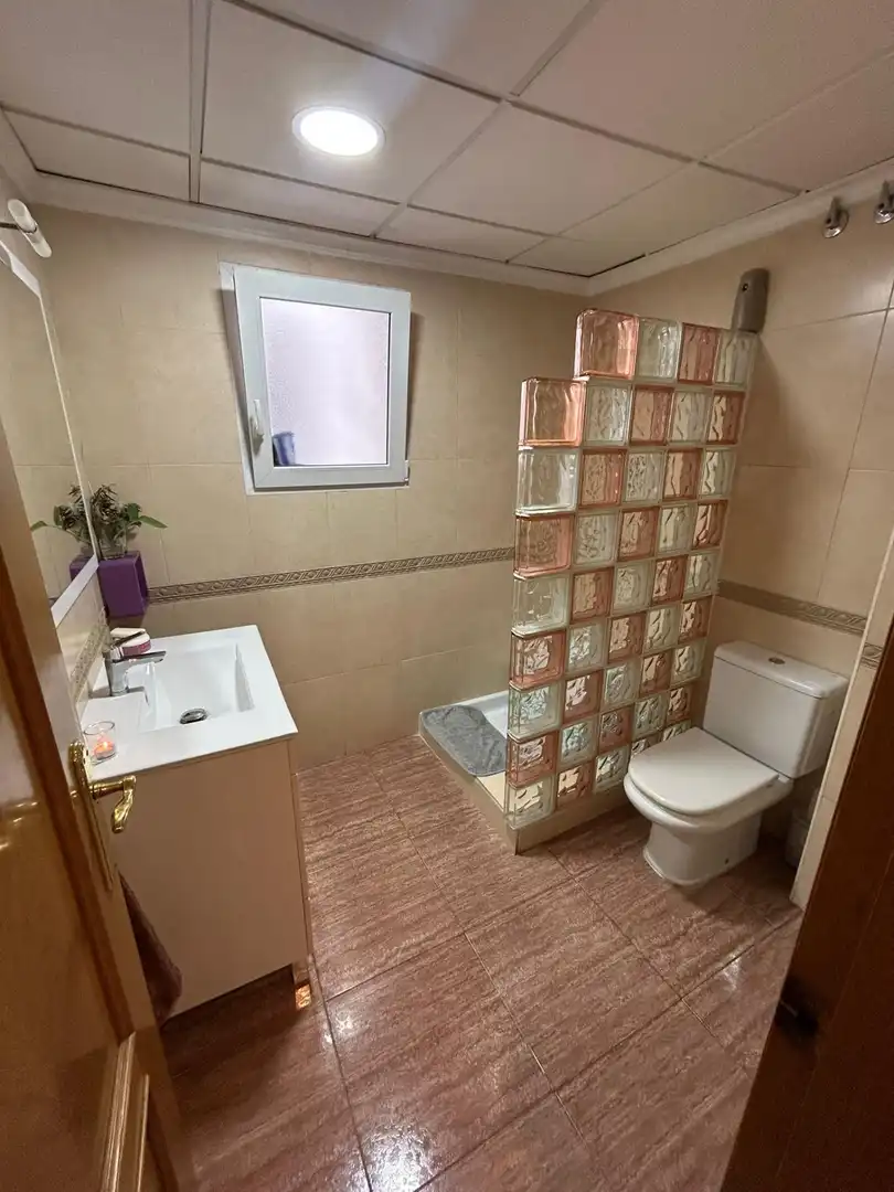 Bany de Apartament en venda en Torrevieja amb Terrassa i Balcó