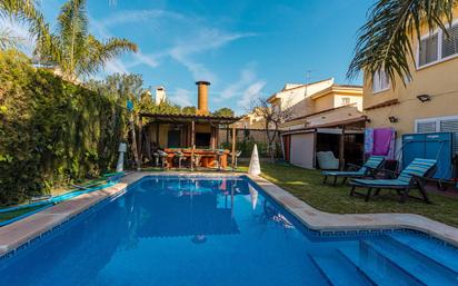 Swimming pool of House or chalet for sale in Riba-roja de Túria  with Air Conditioner, Heating and Private garden