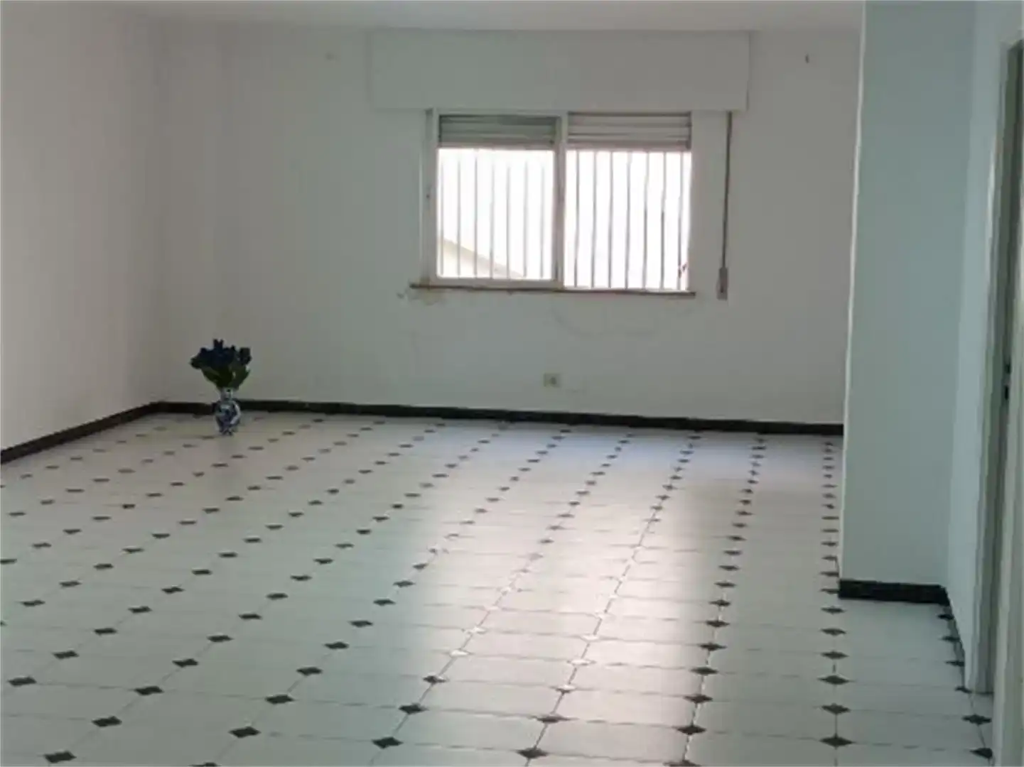 Commercial properties for sale in Noia
