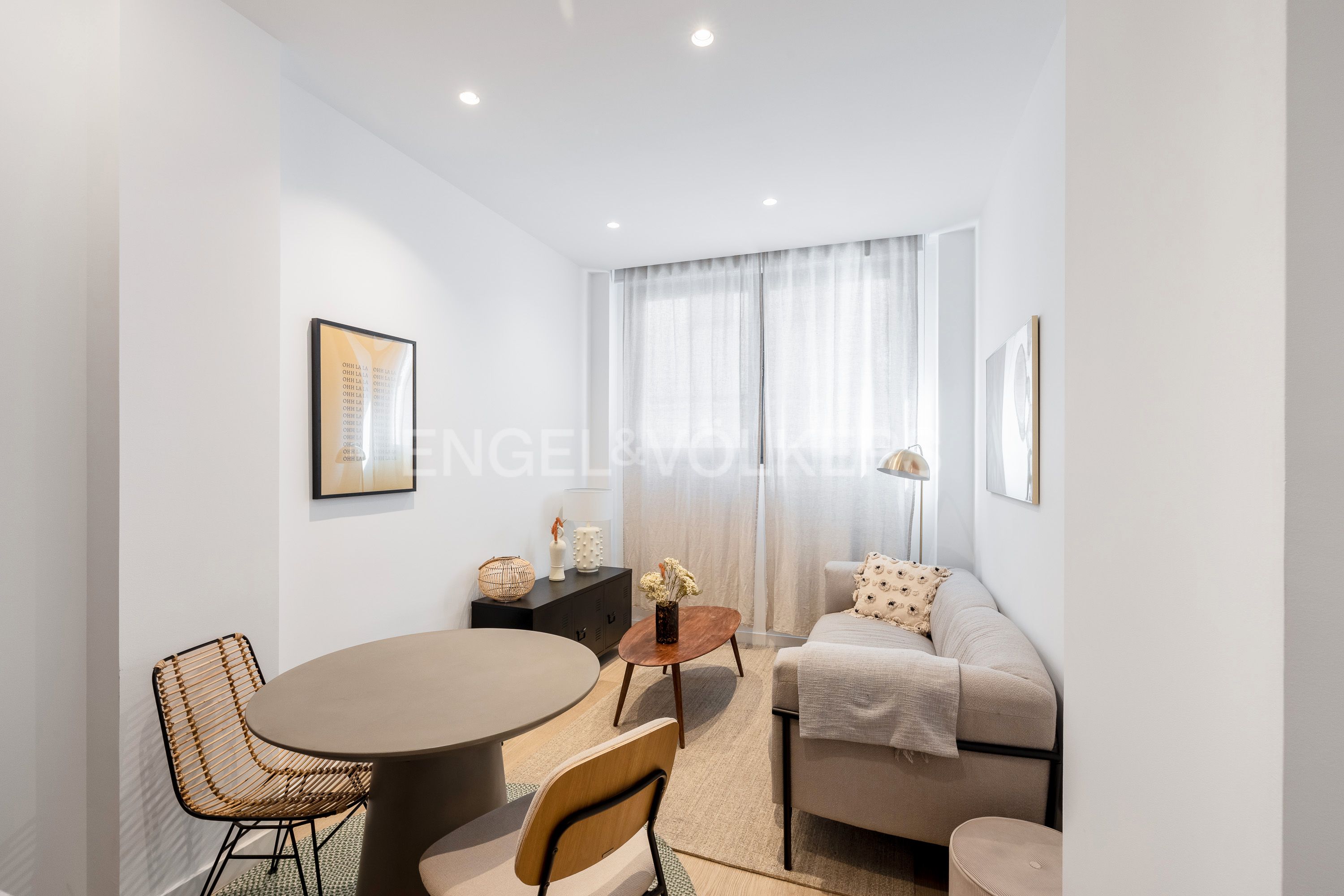 Sala d'estar de Apartament de lloguer en  Madrid Capital amb Aire condicionat, Calefacció i Terrassa