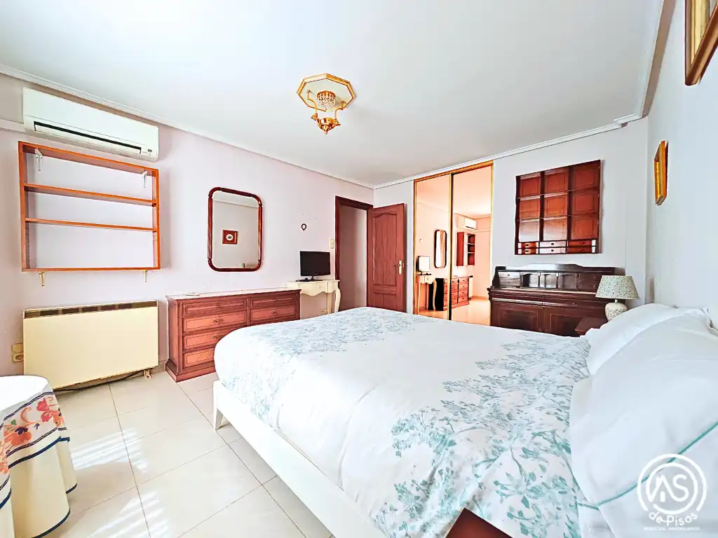 Habitación de Piso en venta en Zaragoza con Aire acondicionado, Calefacción y Amueblado