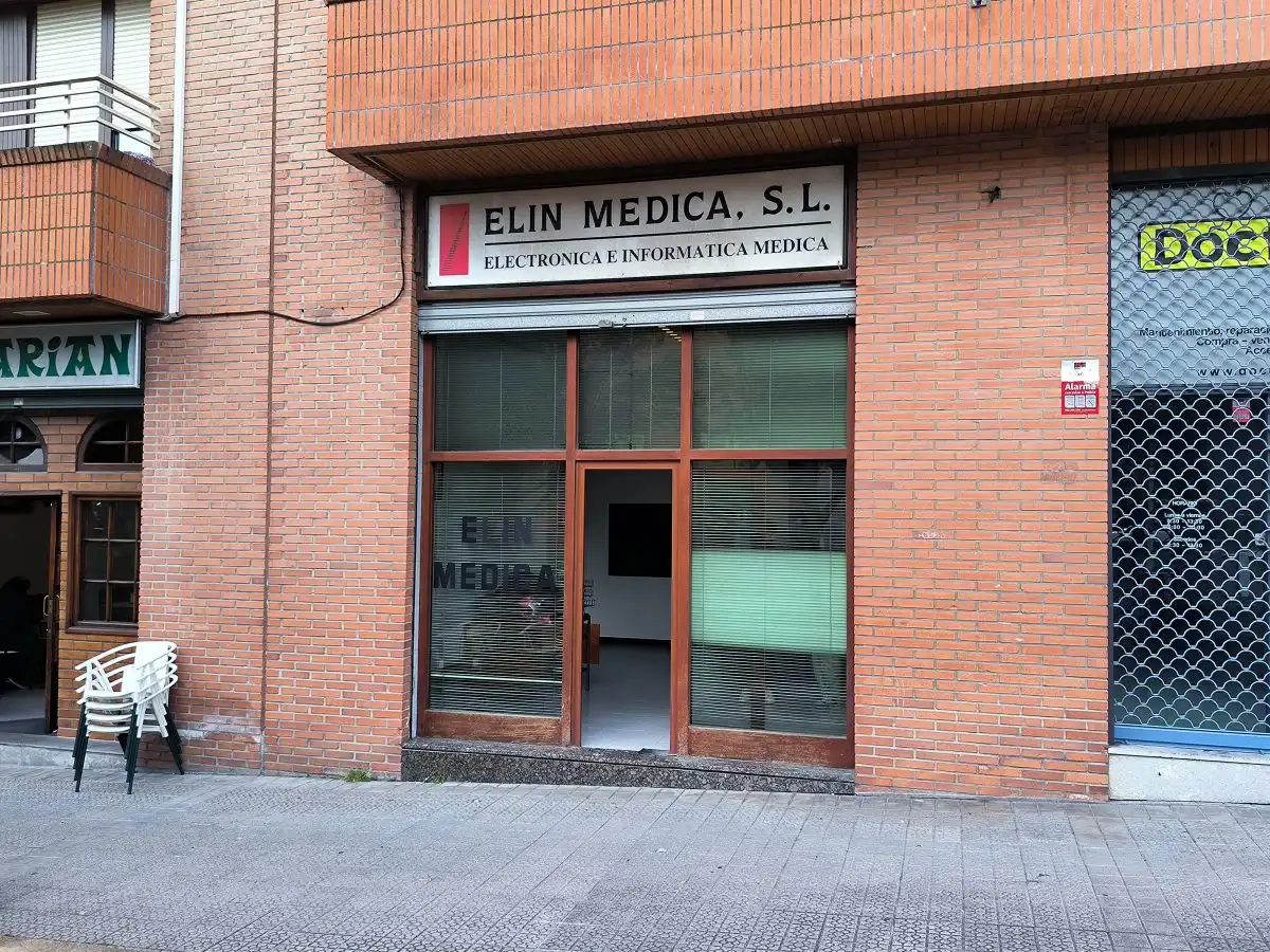 Vista exterior de Local en venda en Bilbao 