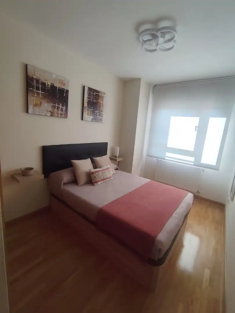 Bedroom of Flat for sale in Oviedo 