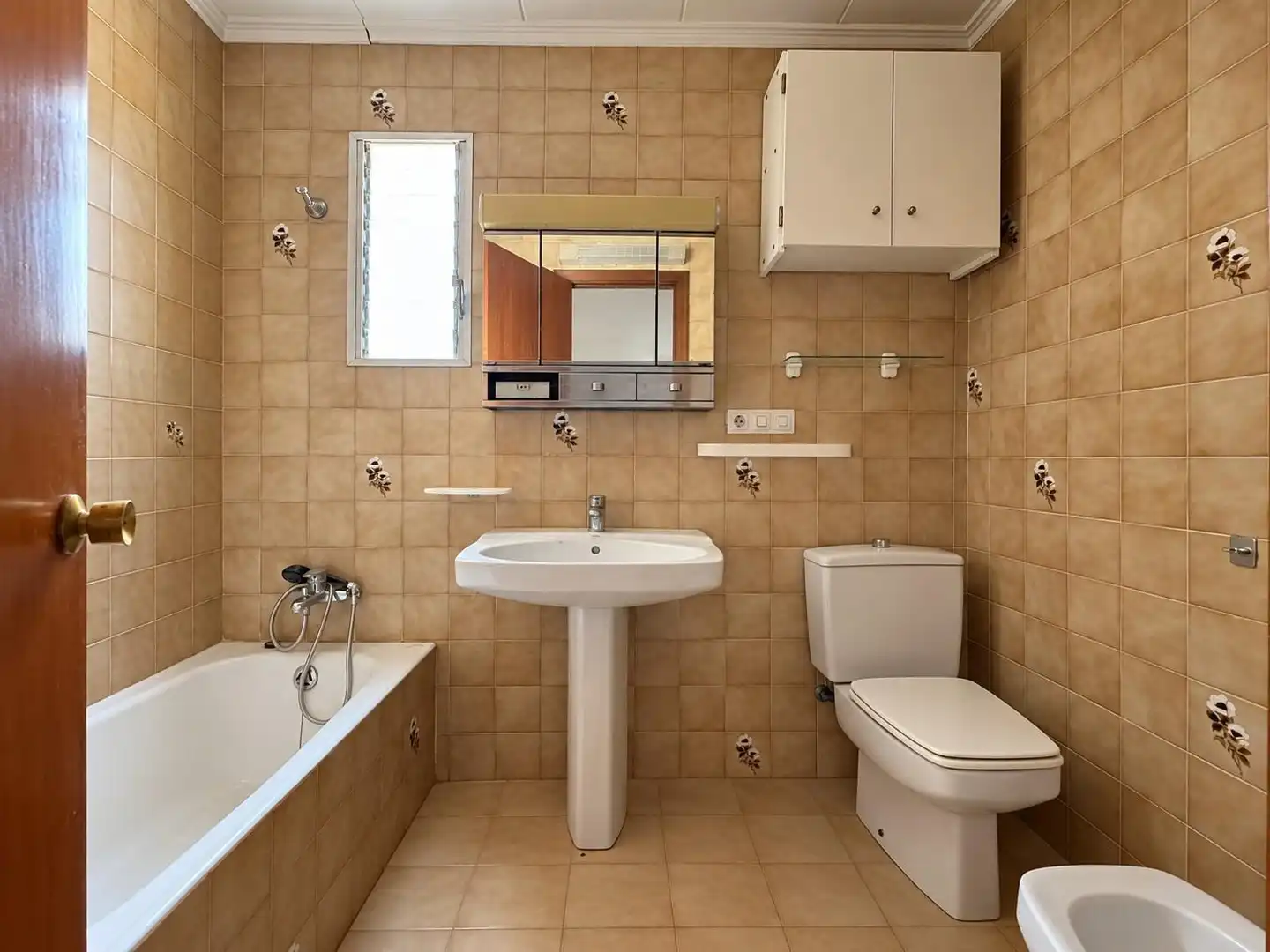 Bathroom of Flat for sale in Carlet, Valencia