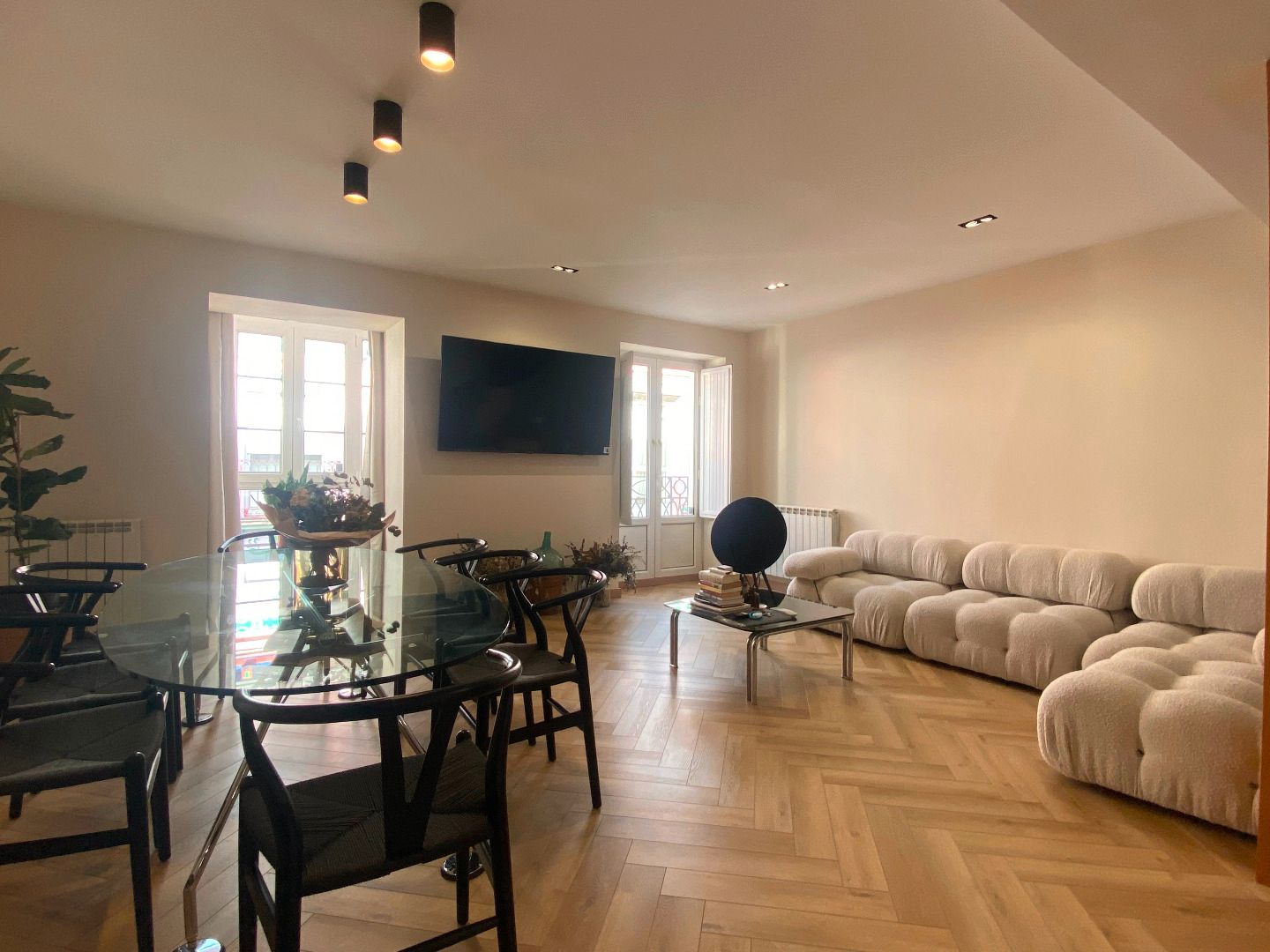 Sala d'estar de Dúplex en venda en Burgos Capital amb Calefacció, Parquet i Traster