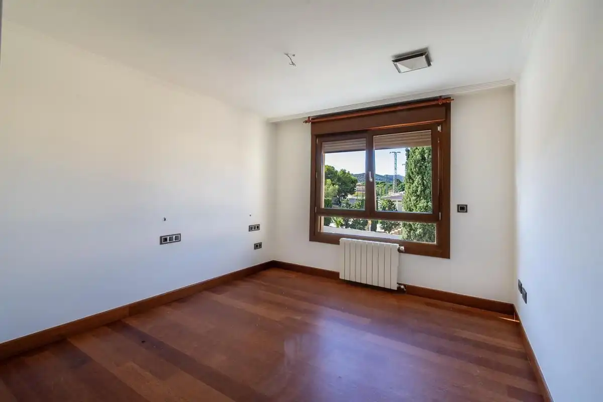 Habitación de Casa o chalet en venta en L'Alfàs del Pi con Aire acondicionado, Jardín privado y Terraza