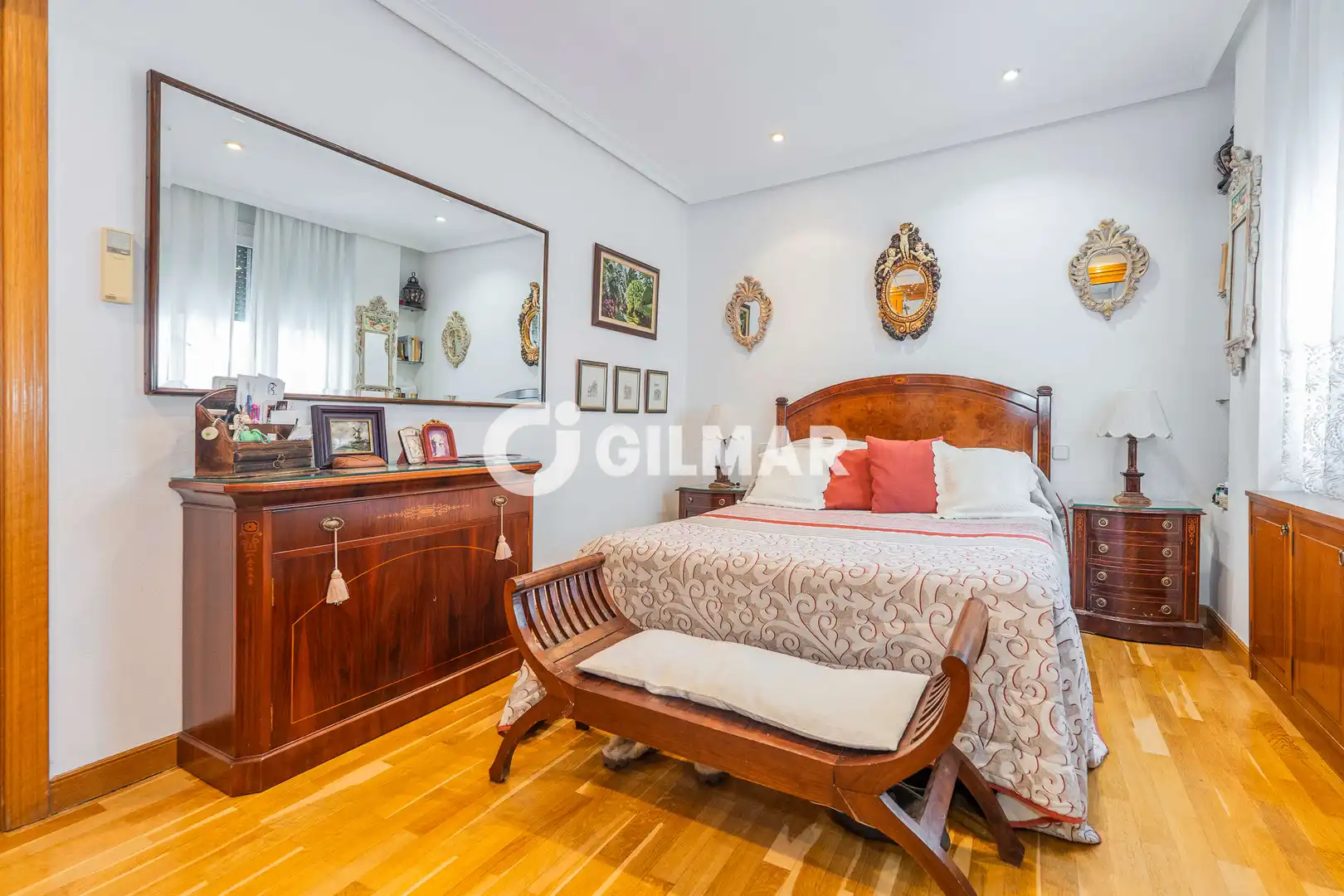 Habitación de Ático en venta en Madrid con Calefacción y Balcón