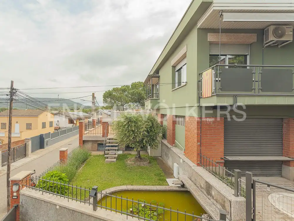 Vista exterior de Casa o chalet en venta en Castellnou de Bages con Calefacción, Jardín privado y Piscina