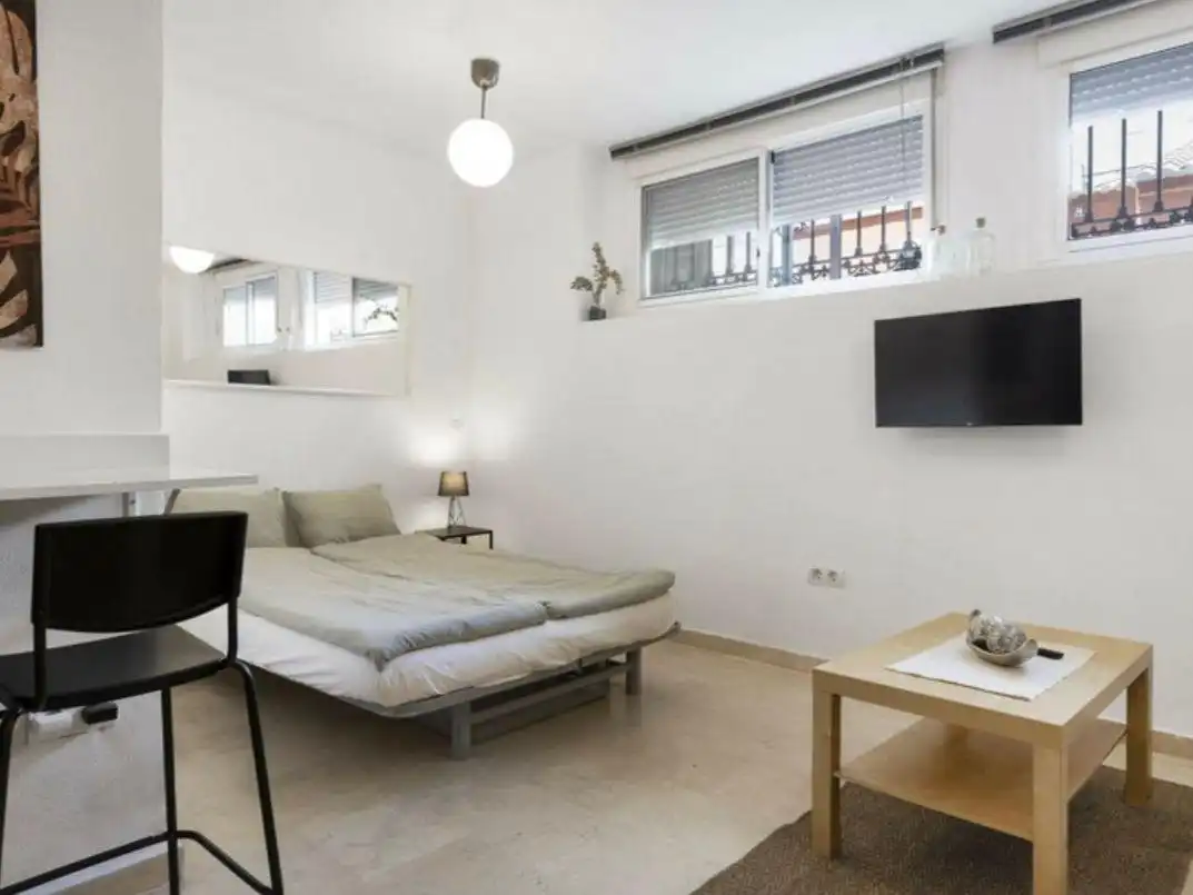 Habitación de Piso en venta en Málaga con Aire acondicionado y Amueblado