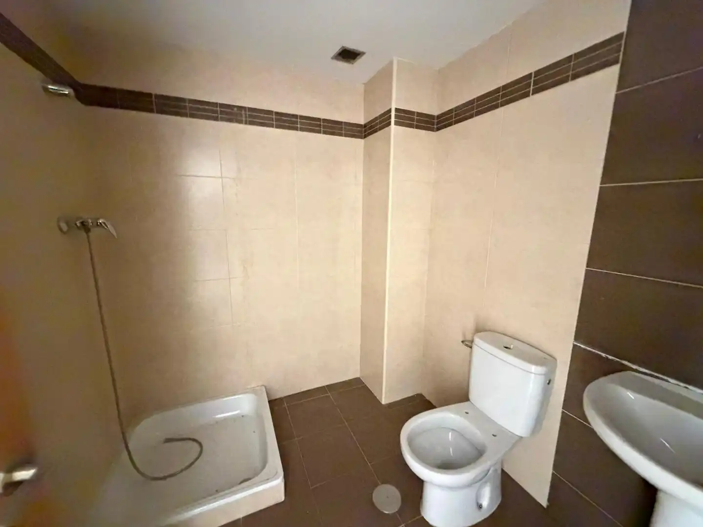 Badezimmer von Wohnung zum Verkauf in Mancha Real mit Abstellraum und Balkon