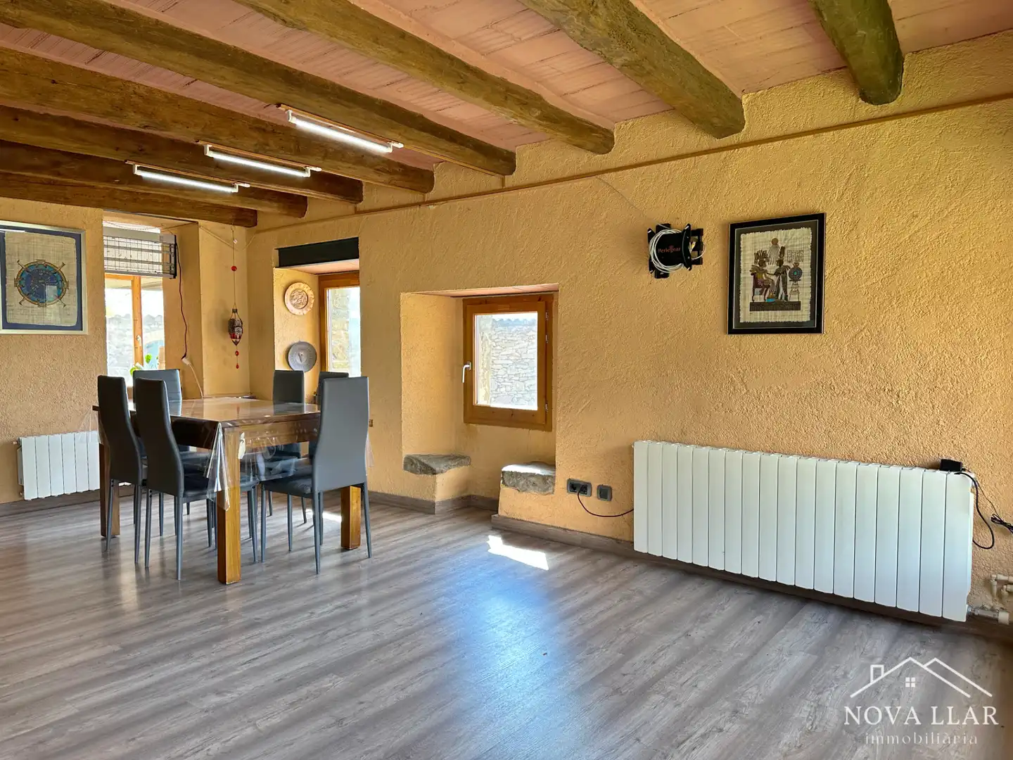 Comedor de Finca rústica en venta en Les Llosses con Calefacción, Jardín privado y Parquet
