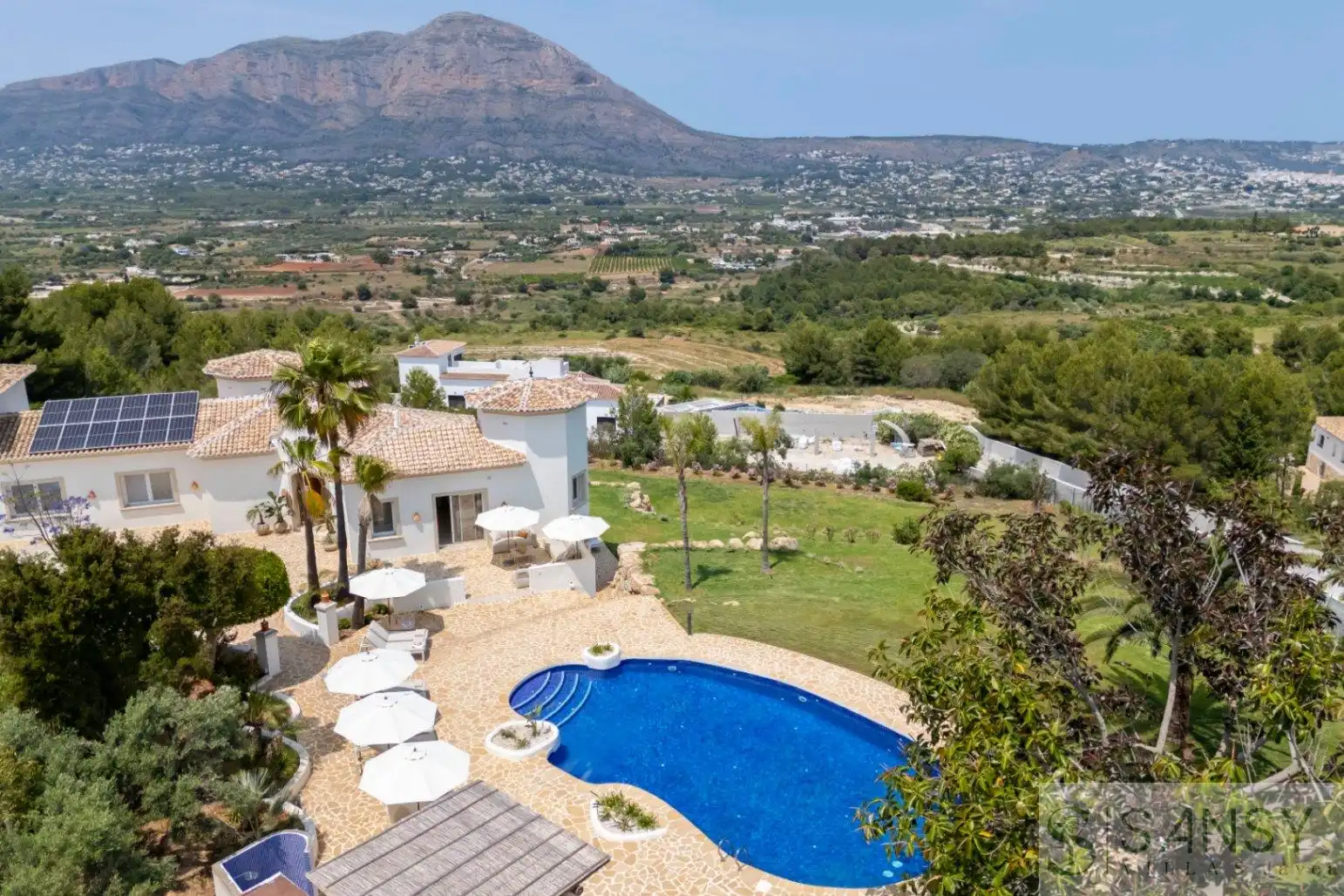 Xalet amb piscina en venda a Partides comunes - Adsubia