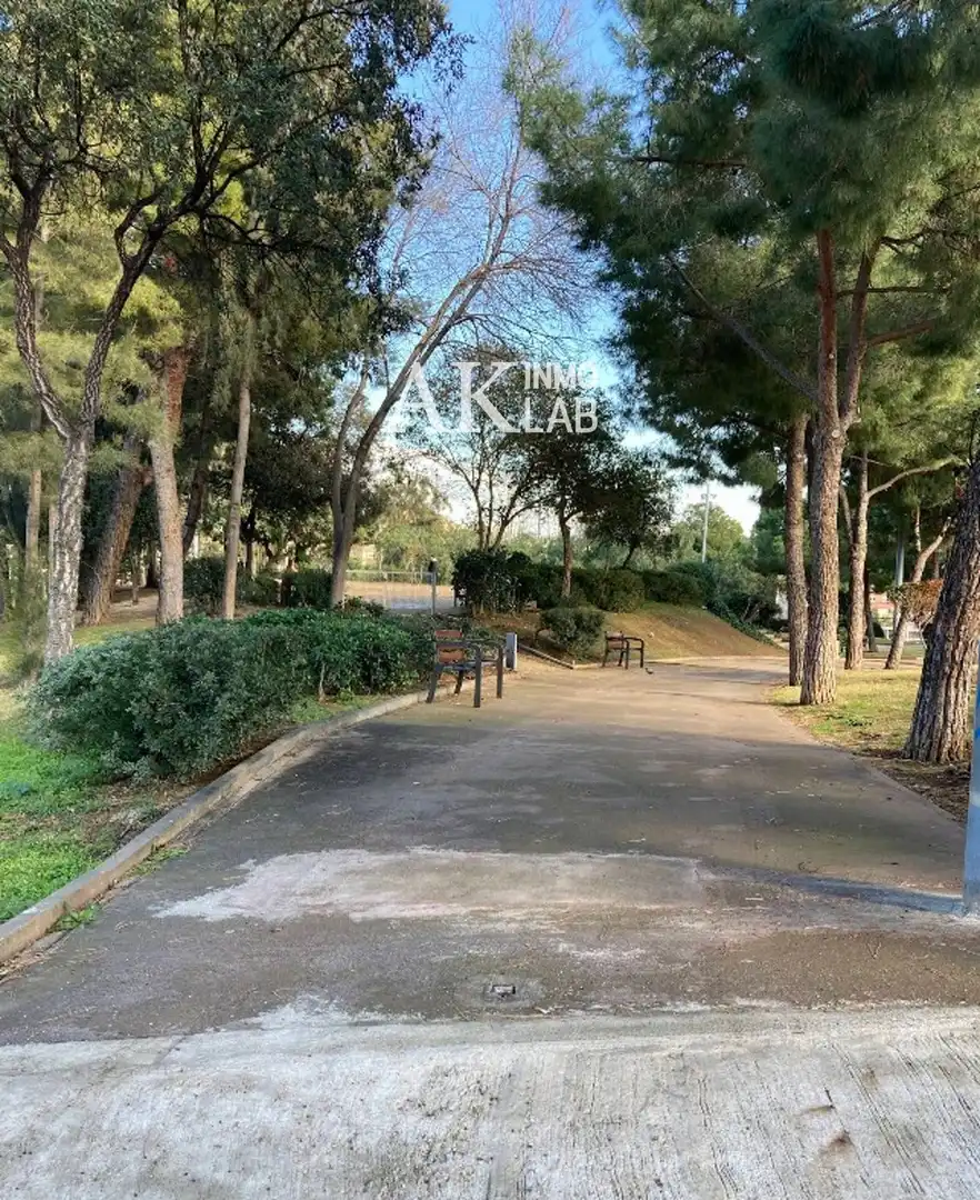 Aparcament de Casa o xalet en venda en Barcelona amb Aire condicionat, Calefacció i Terrassa