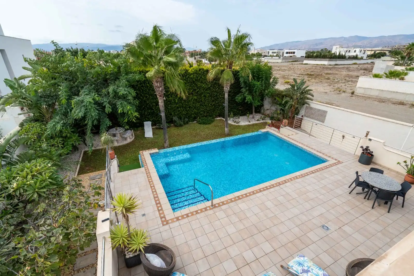 Piscina de Casa o chalet en venta en Almería con Aire acondicionado, Calefacción y Jardín privado
