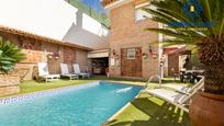 Swimming pool of Single-family semi-detached for sale in  Granada Capital  with Air Conditioner, Heating and Private garden