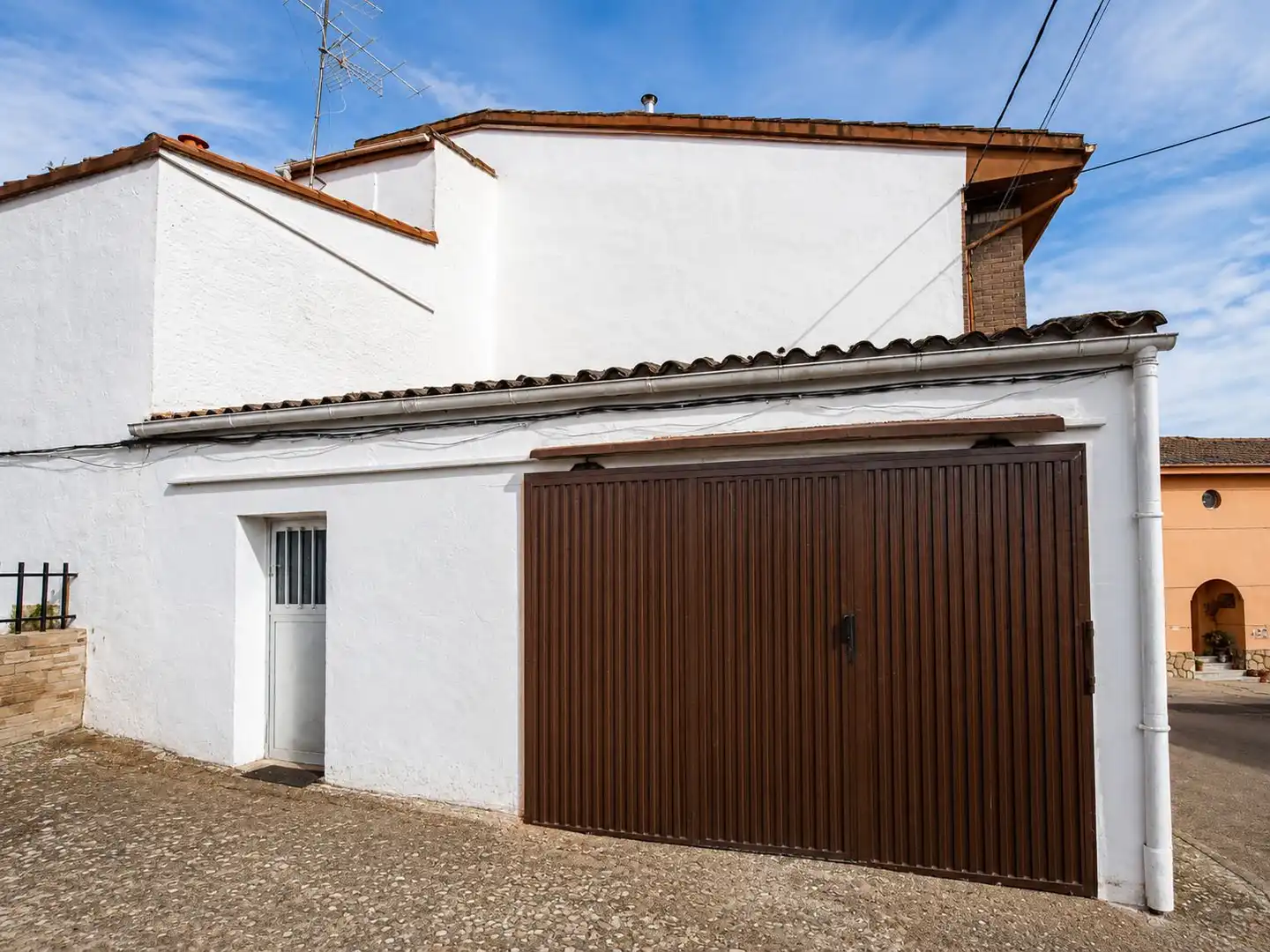 Exterior view of Houses for sale in Peralejos de Abajo  with Heating, Terrace and Furnished
