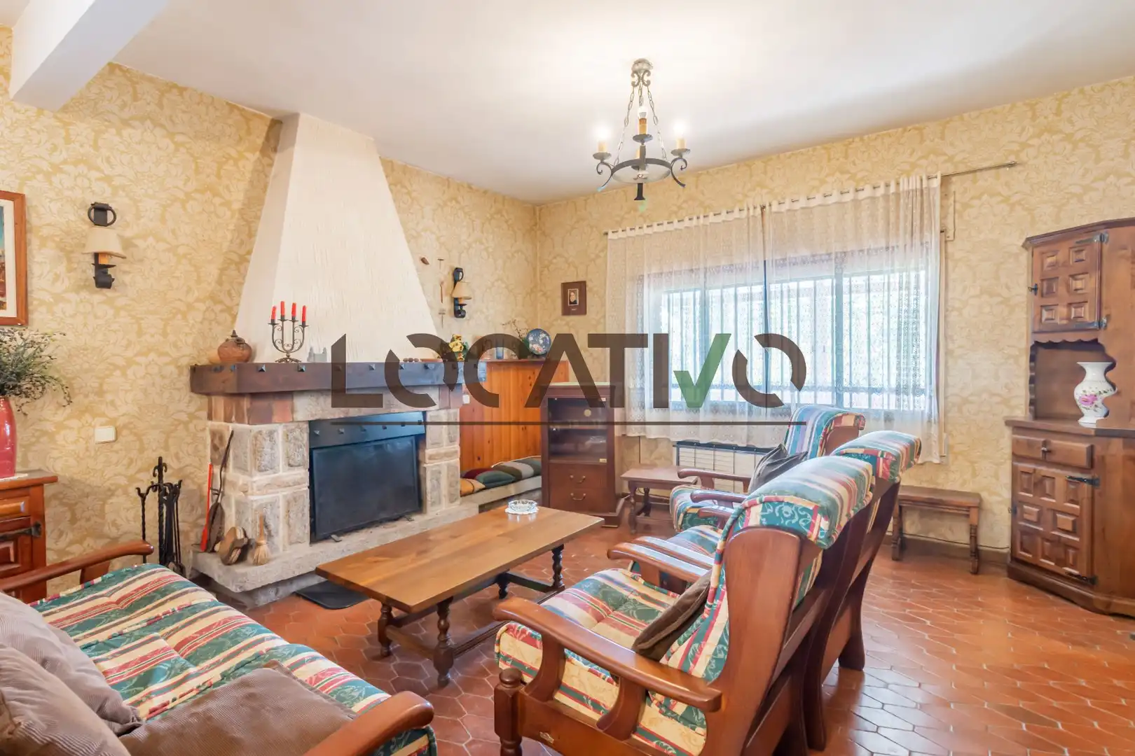 Sala d'estar de Casa o xalet en venda en Valdemorillo amb Calefacció i Jardí privat