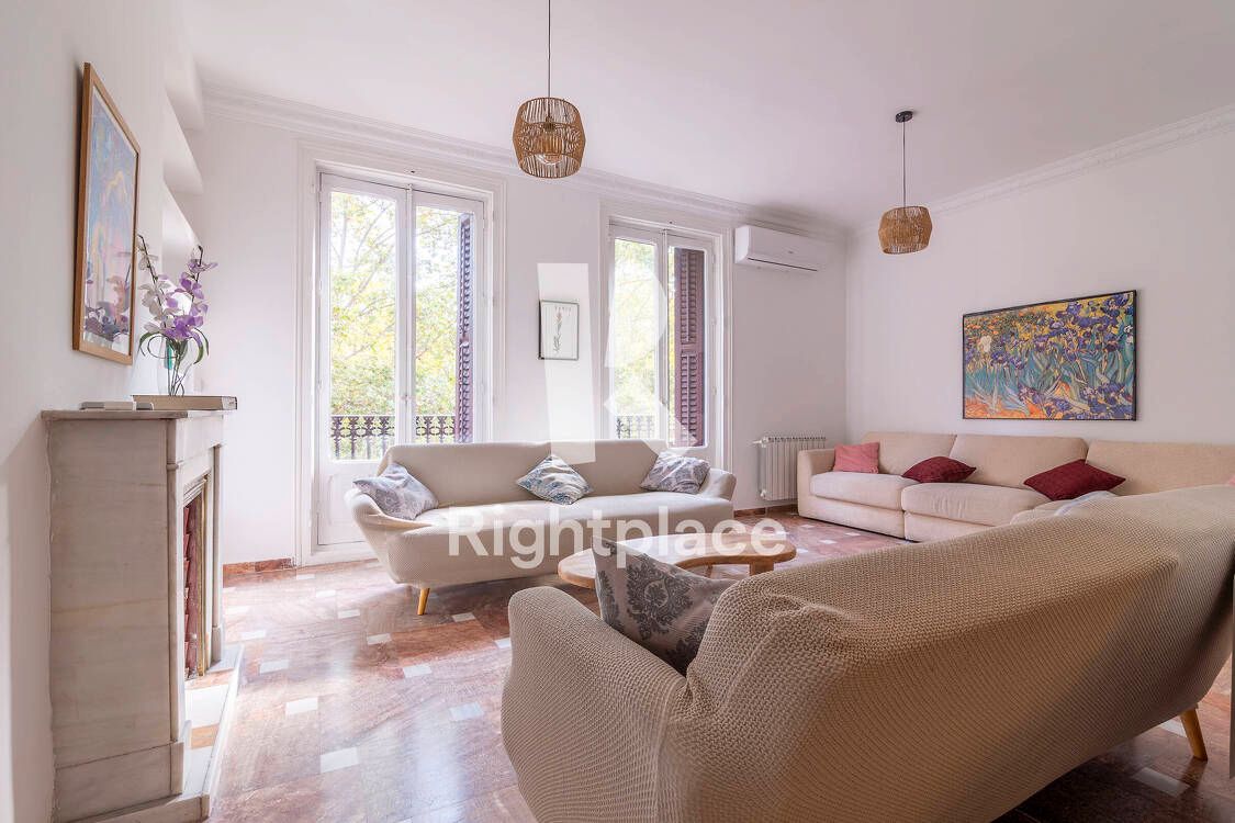 Apartament de lloguer a Cortes - Huertas, Centro