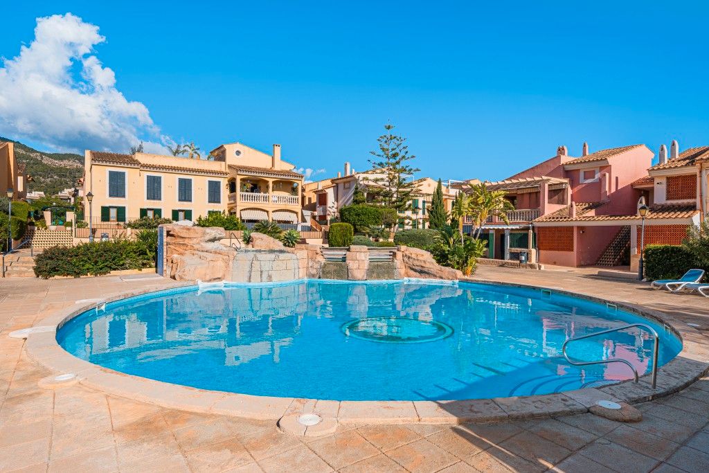 Swimming pool of Attic for sale in Calvià  with Air Conditioner, Terrace and Storage room