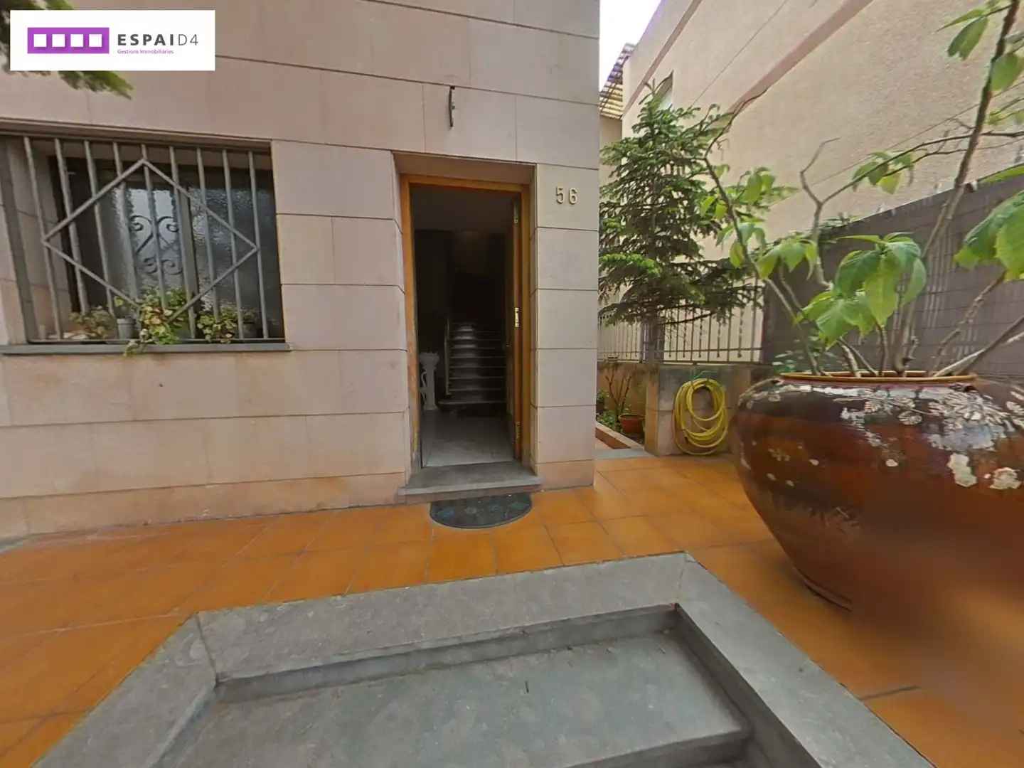Vista exterior de Casa o xalet en venda en Cerdanyola del Vallès amb Aire condicionat, Calefacció i Jardí privat