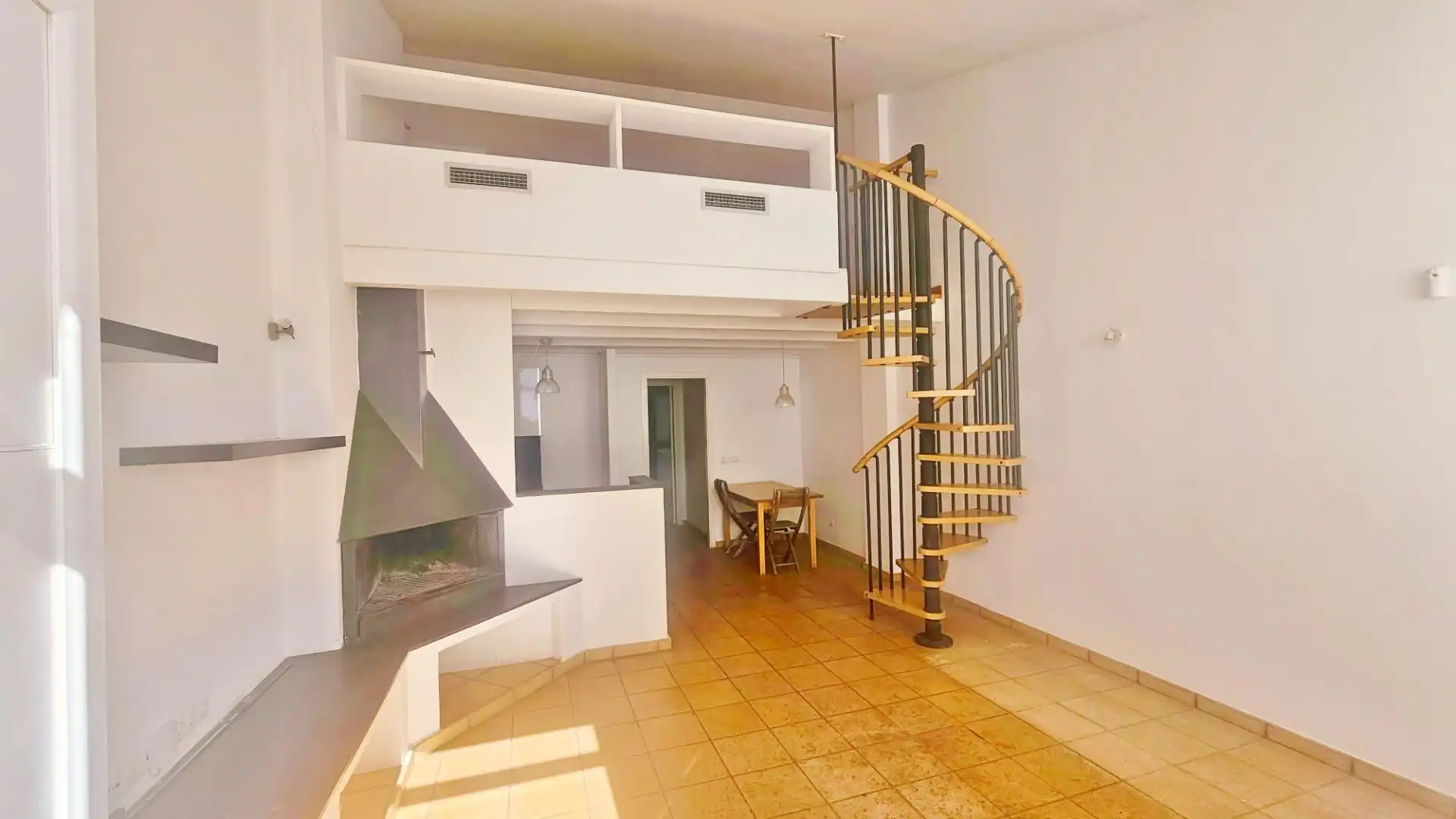 Maisonette zum Verkauf in Cadaqués mit Terrasse