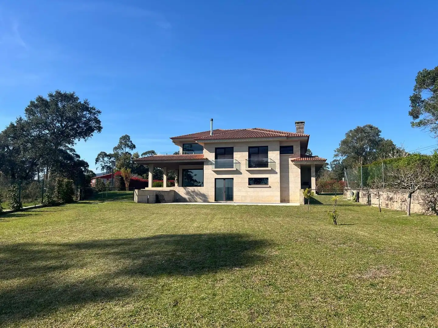 Vista exterior de Casa o chalet en venta en O Rosal   con Calefacción, Jardín privado y Terraza
