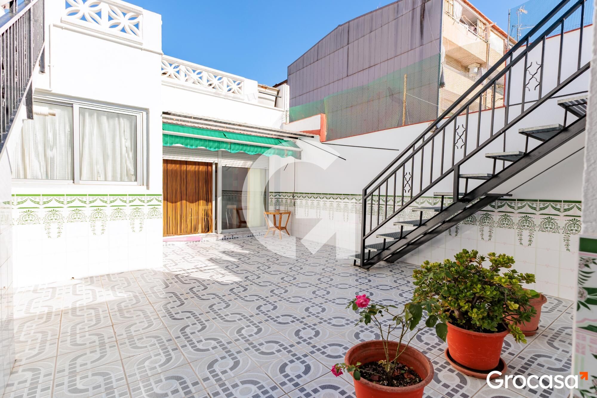 Vista exterior de Casa o chalet en venta en Terrassa con Aire acondicionado, Calefacción y Terraza