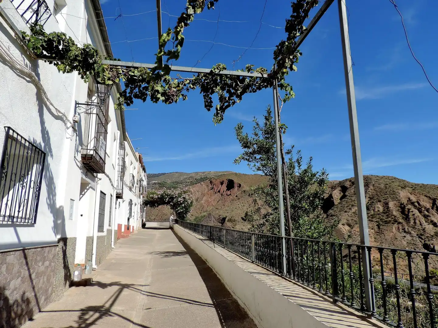 Außenansicht von Haus oder Chalet zum Verkauf in Canjáyar mit Heizung, Terrasse und Abstellraum