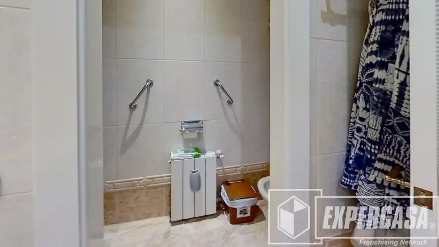 Bathroom of Flat for sale in Campanar