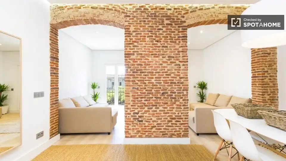 Living room of Flat for rent in Madrid  with Air Conditioner, Heating and Furnished