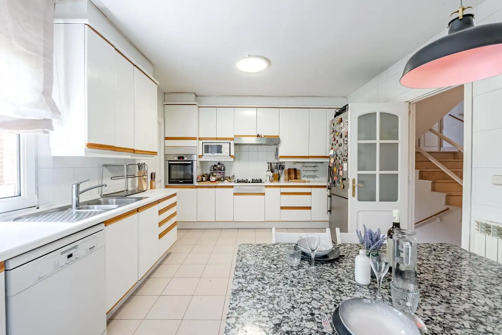 Cocina de Casa o chalet en venta en Las Rozas de Madrid con Aire acondicionado, Calefacción y Jardín privado