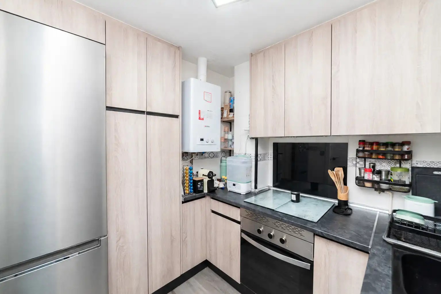 Küche von Maisonette zum Verkauf in Sevilla la Nueva mit Klimaanlage, Terrasse und Abstellraum