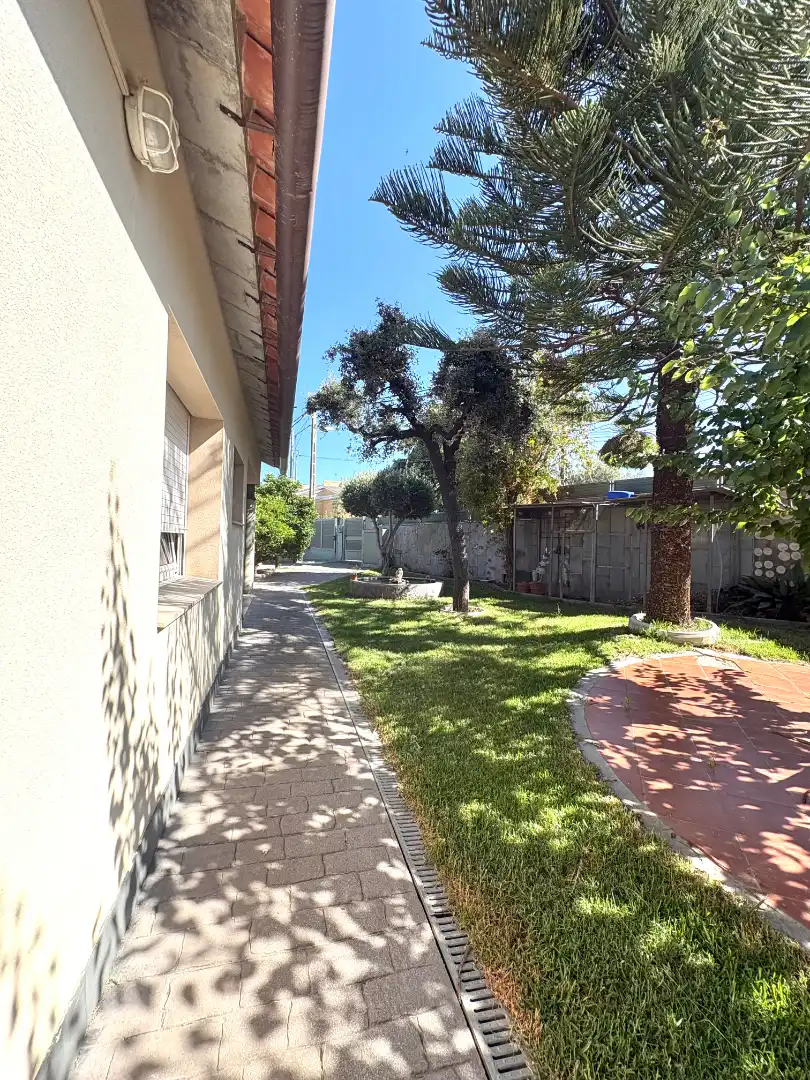 Vista exterior de Casa o chalet en venta en Rubí con Aire acondicionado, Calefacción y Jardín privado