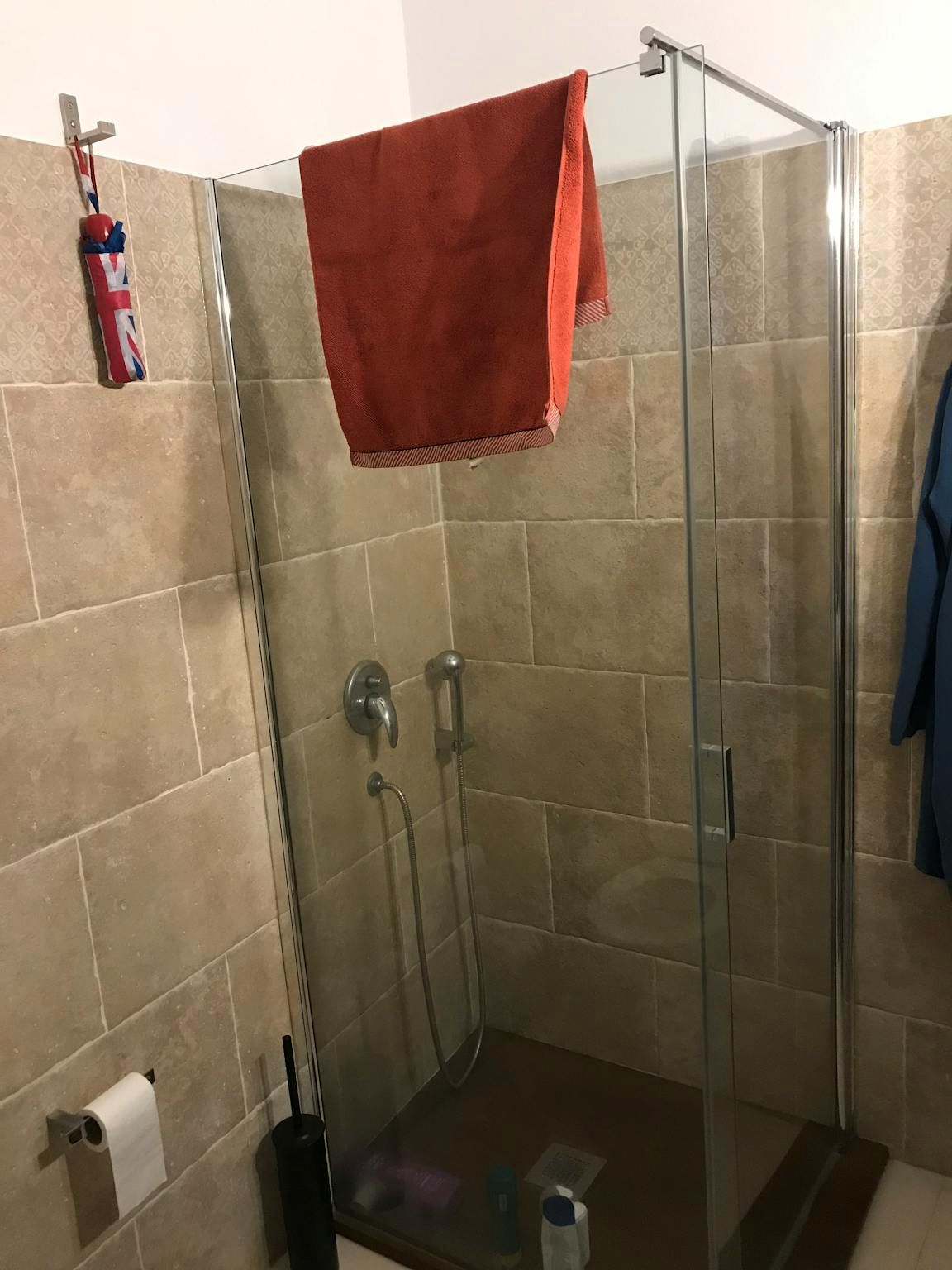 Baño de Piso de alquiler en  Sevilla Capital con Aire acondicionado, Calefacción y Amueblado