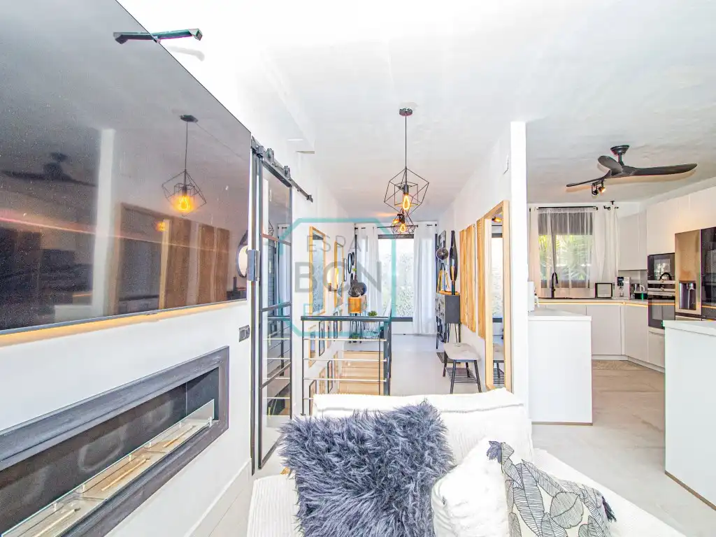 Wohnzimmer von Haus oder Chalet zum Verkauf in Calafell mit Klimaanlage, Schwimmbad und Balkon