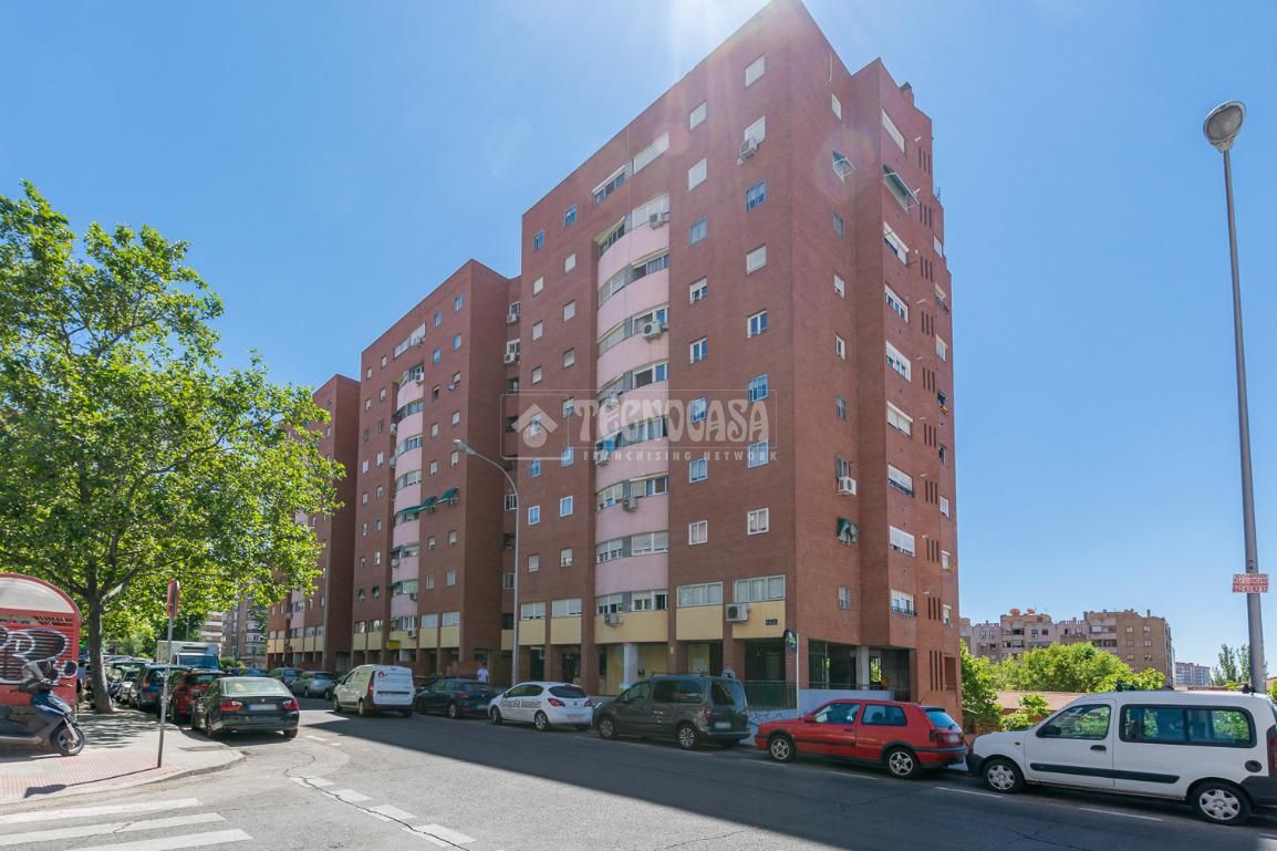Vista exterior de Piso en venta en  Madrid Capital con Aire acondicionado y Calefacción