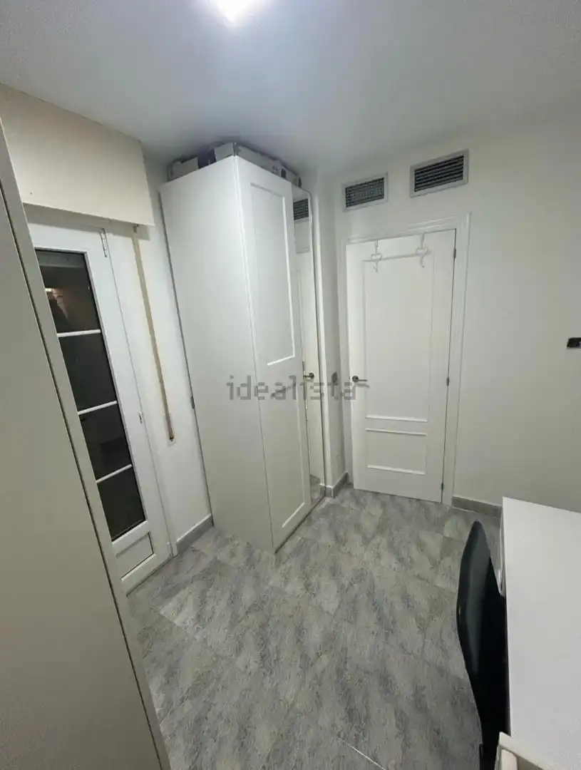 Habitación de Piso en venta en Almería con Terraza y Piscina comunitaria