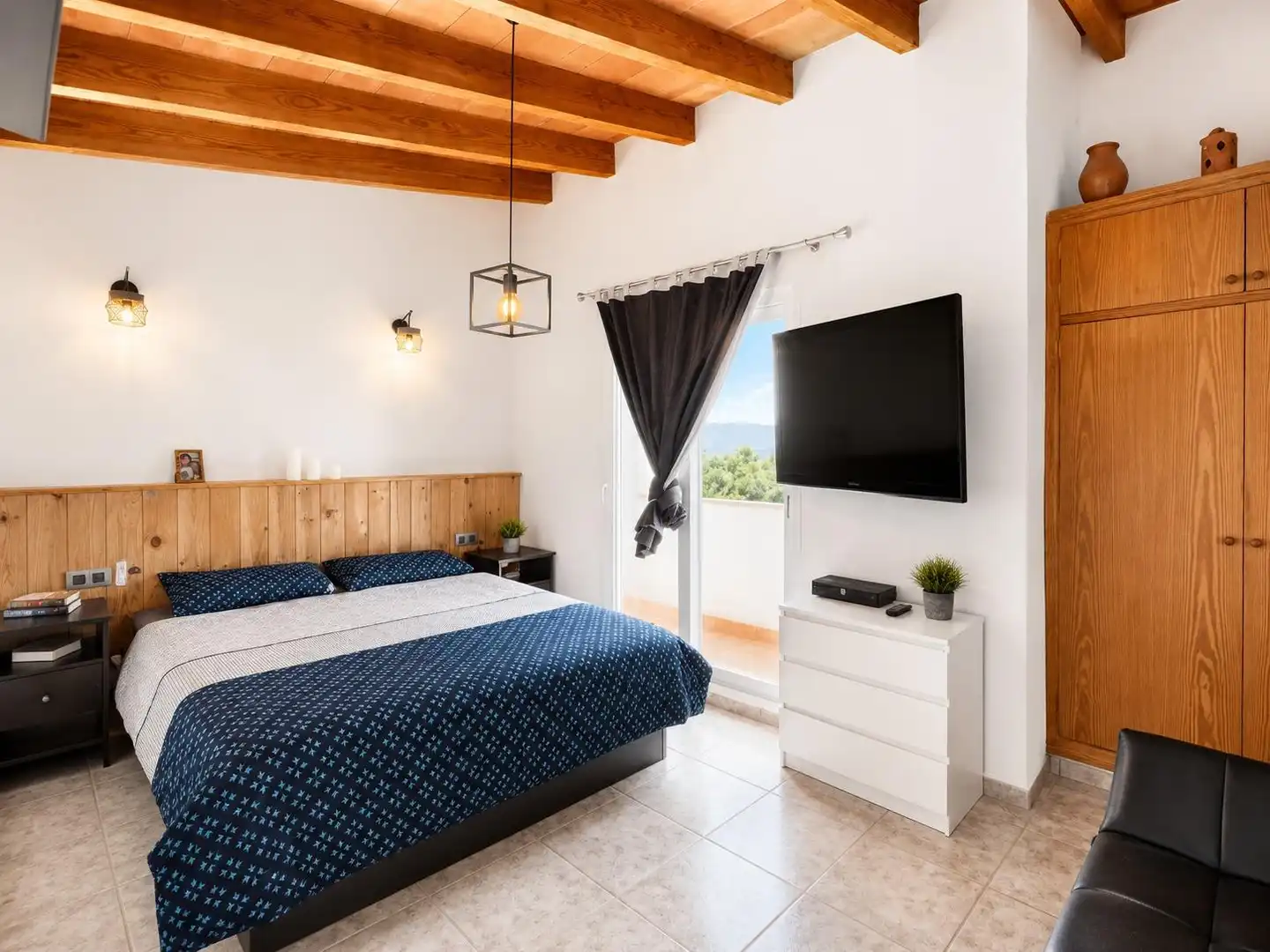Habitación de Finca rústica en venta en Sant Joan con Aire acondicionado, Calefacción y Jardín privado