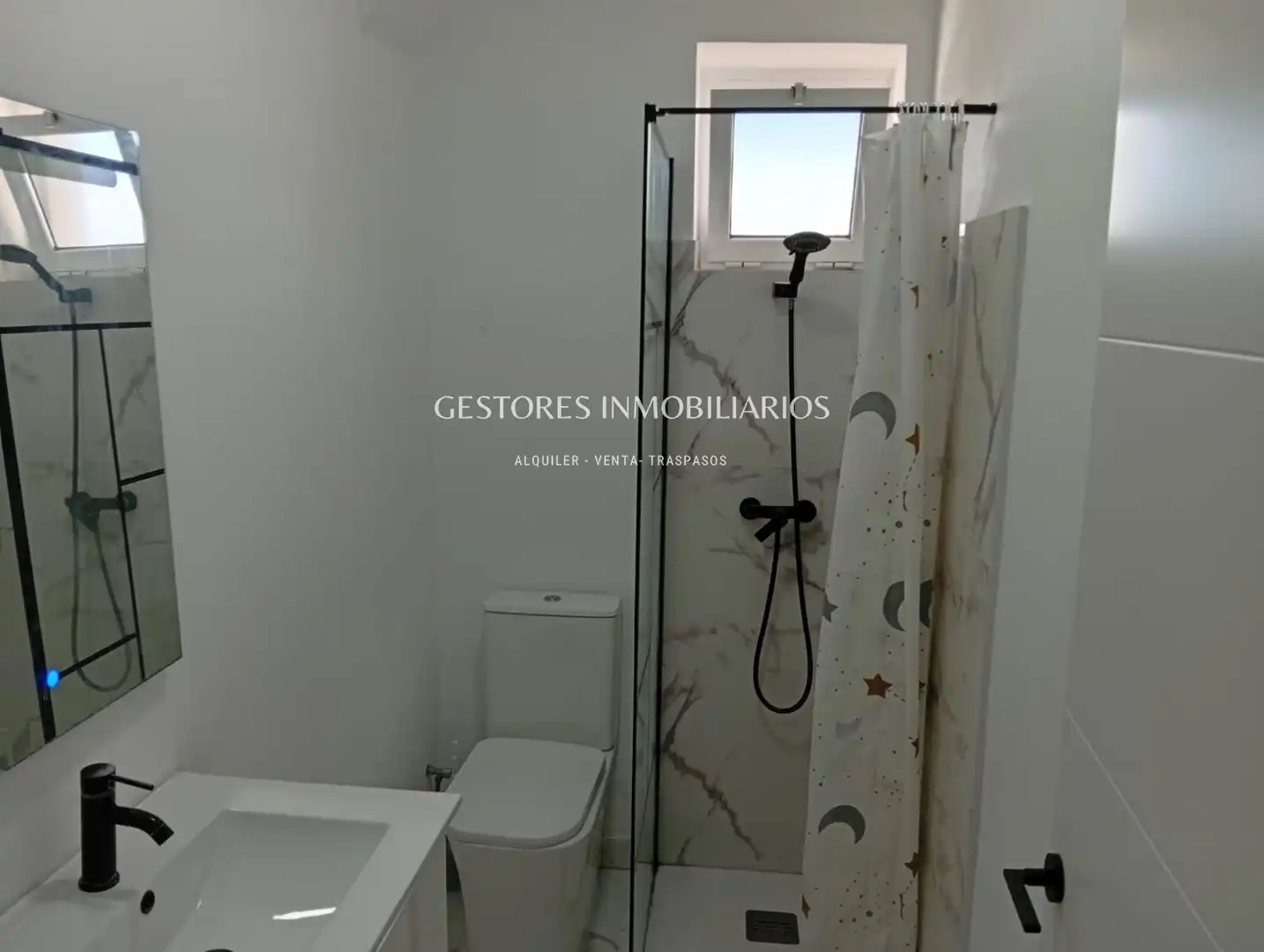 Baño de Piso en venta en Alcoy / Alcoi con Amueblado